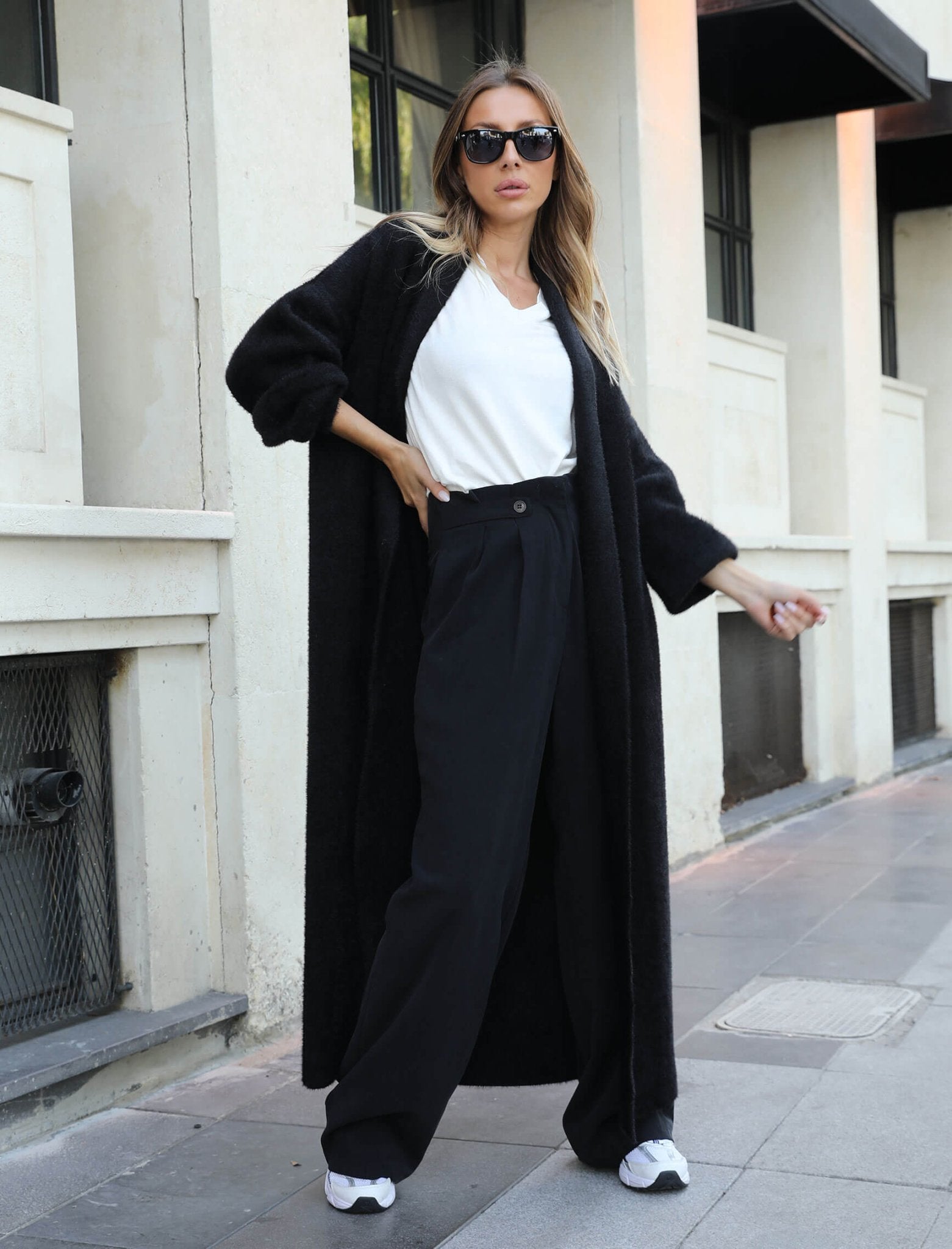 Black Plush Cardigan - Lebbse