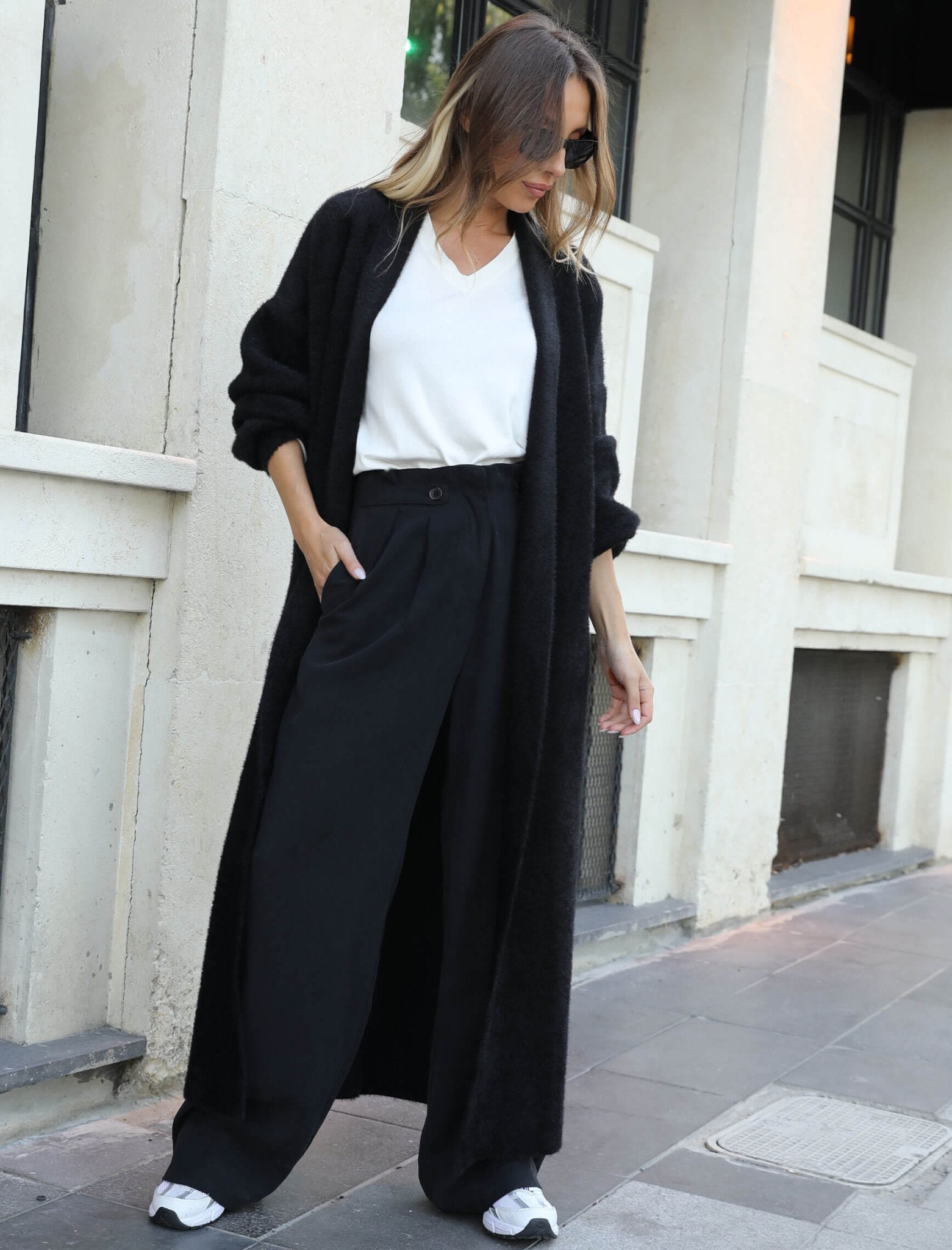 Black Plush Cardigan - Lebbse