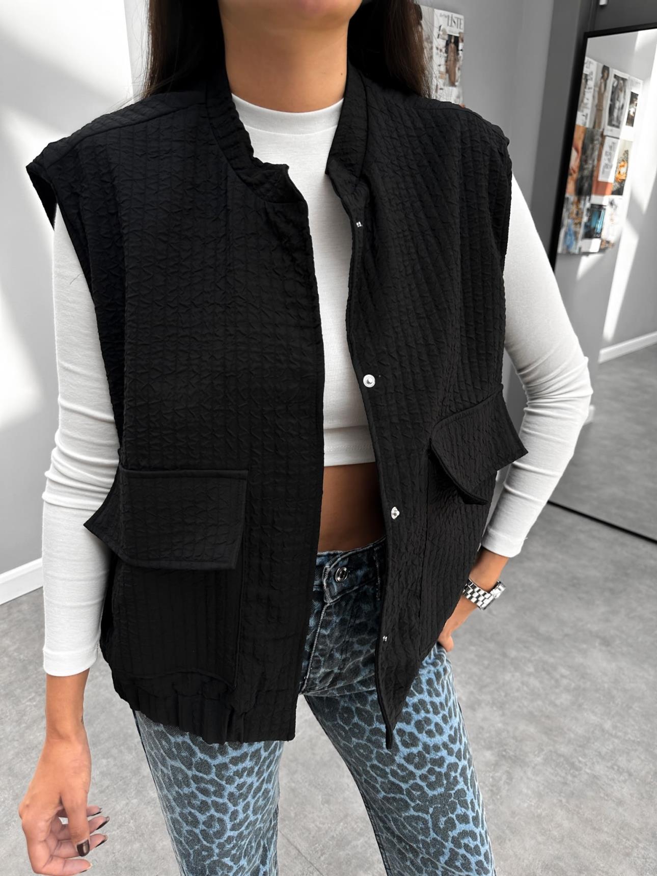 Black Quilted Vest - Lebbse