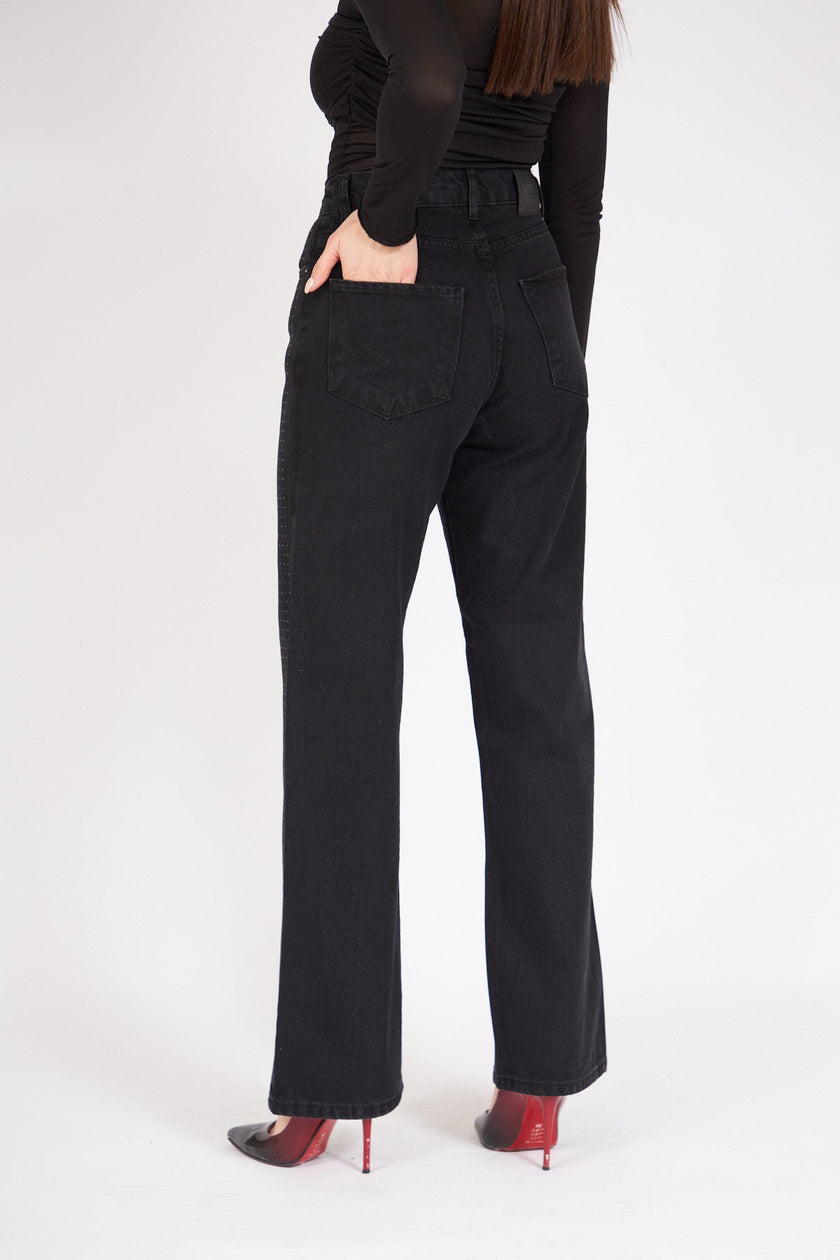 5- بنطلون جينز نسائي مطرز بالأحجار - Black Stone Embroidered Jean