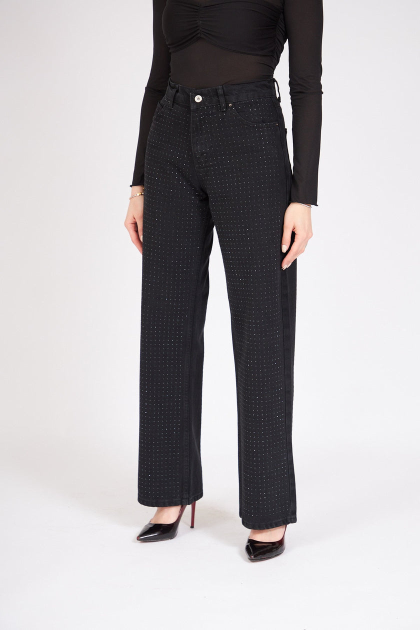2- بنطلون جينز نسائي مطرز بالأحجار - Black Stone Embroidered Jean