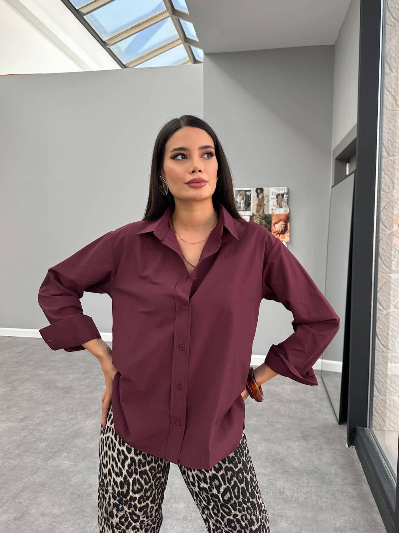 قميص نسائي خمري بيسك طويل - Bordo Oval Cut Shirt