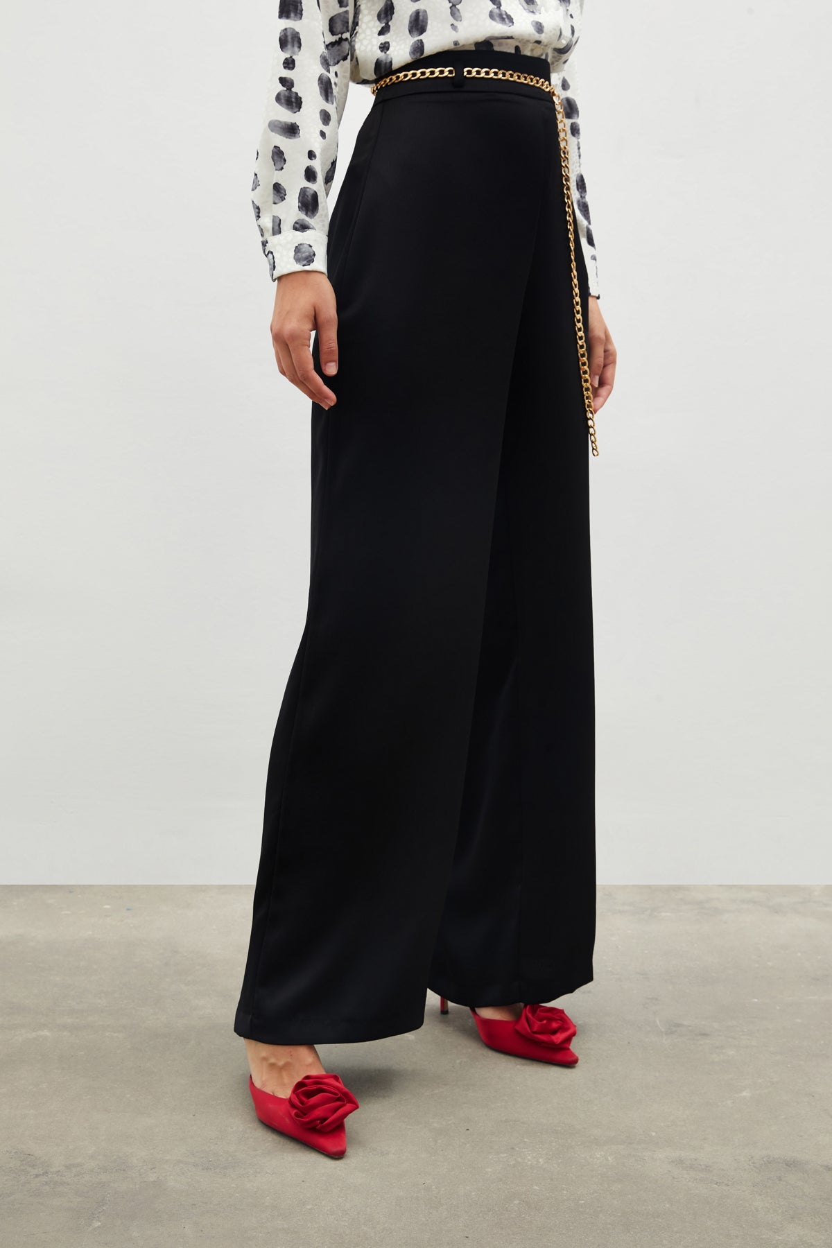 Chain Satin Crepe Trousers - BLACK - Lebbse