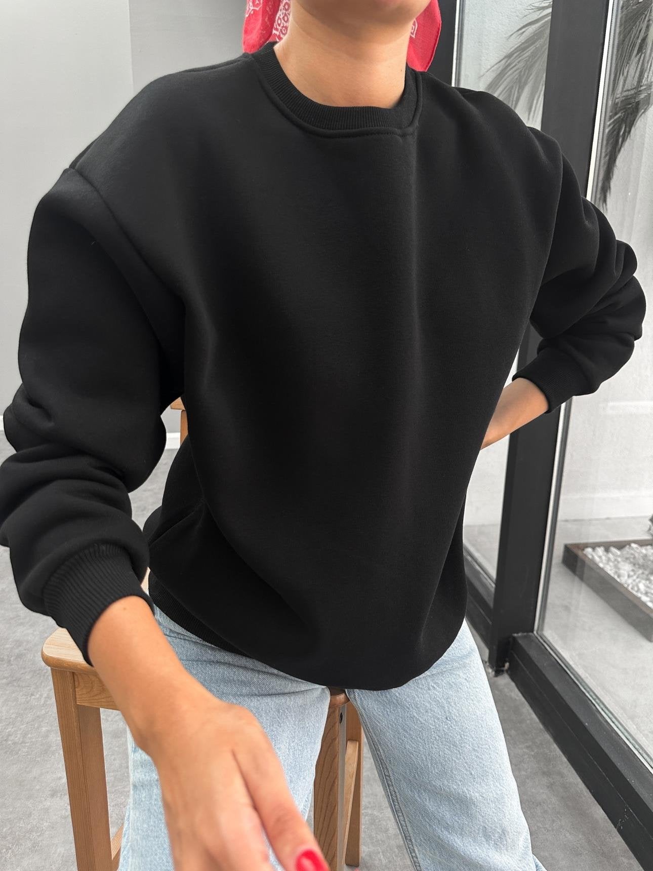 Crew Neck Oversize Basic Sweatshirt - Lebbse