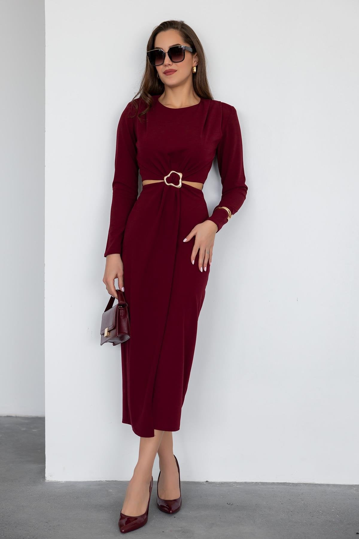 Low-Cut Padded Dress - Claret red