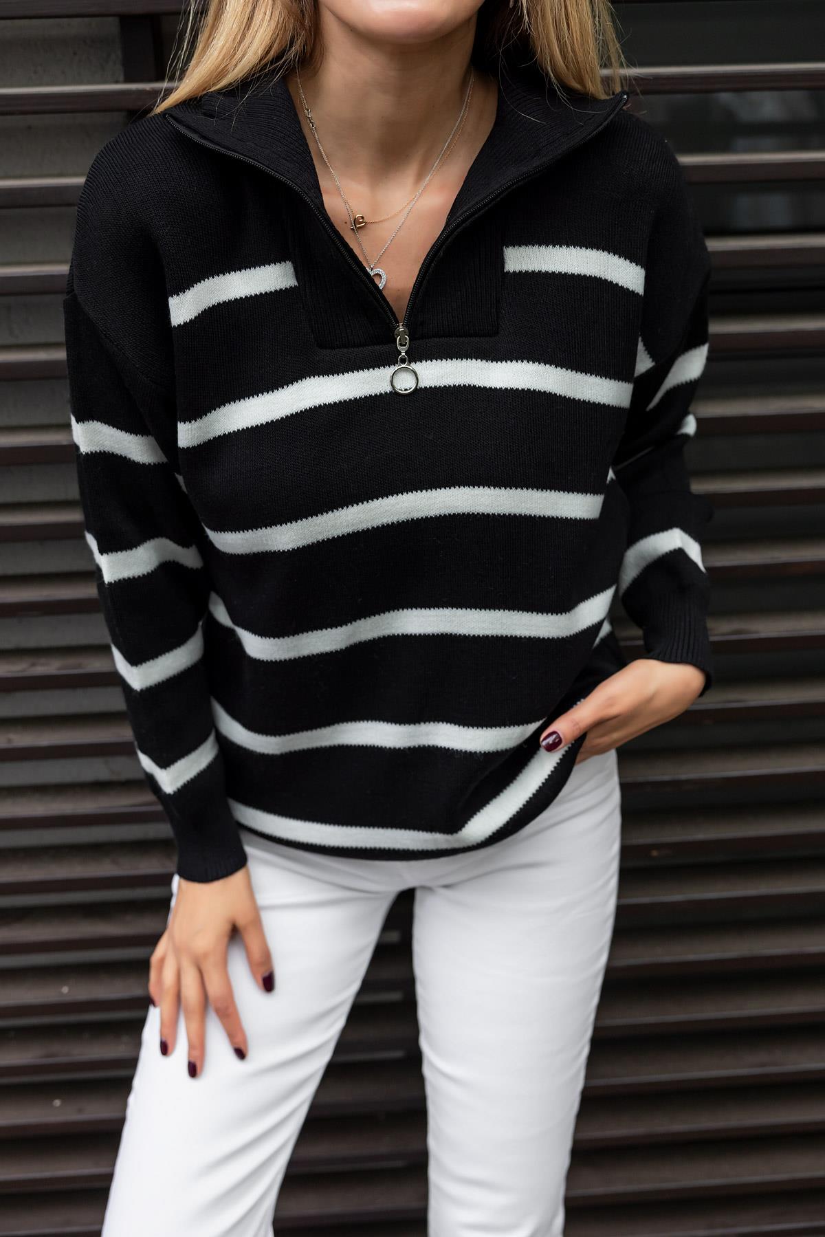 Zippered Knitted Sweater - BLACK