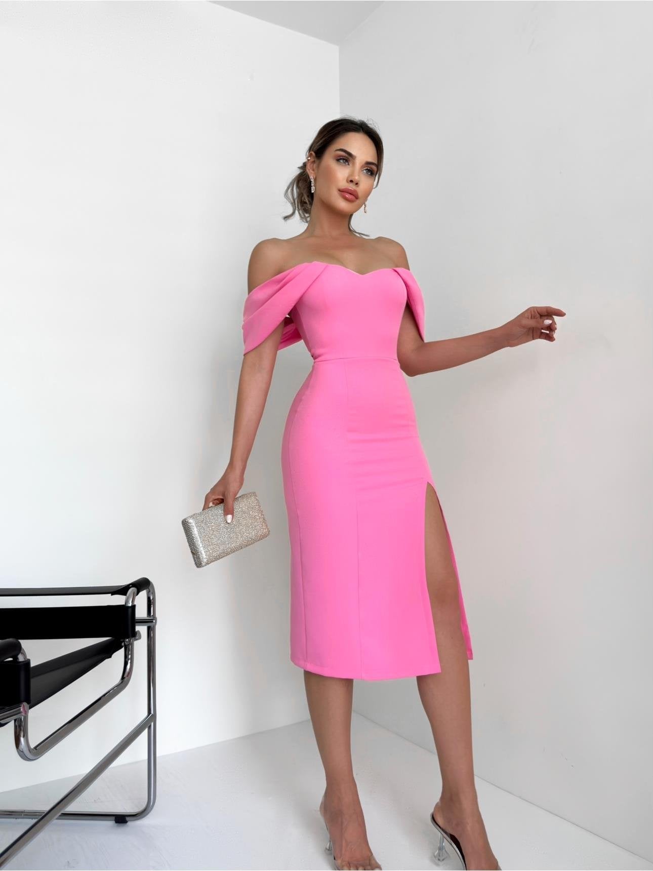 DRESS WITH LOW SHOULDER Slit - Lebbse