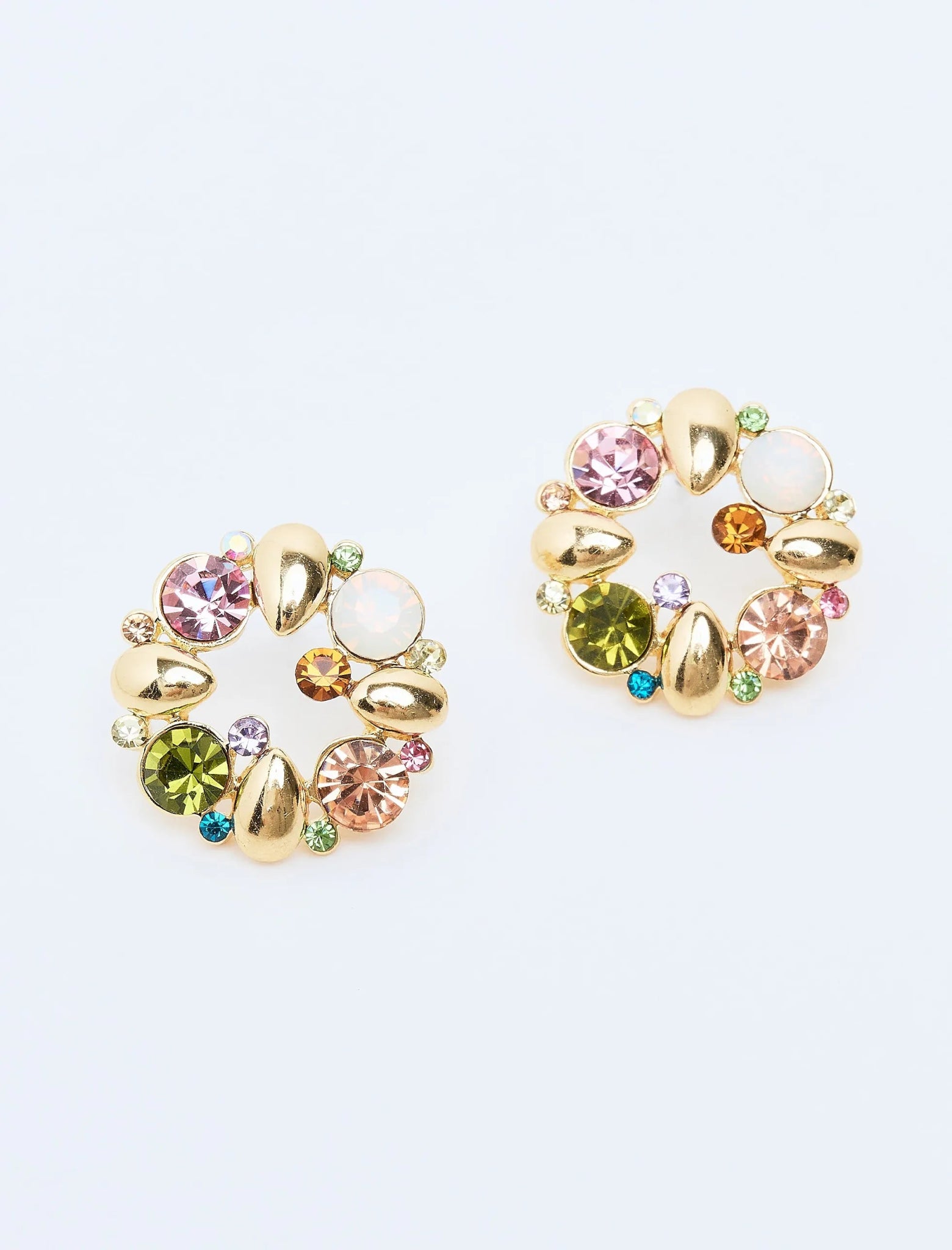 Elegant Hoop Earrings with Shiny Stones - Lebbse