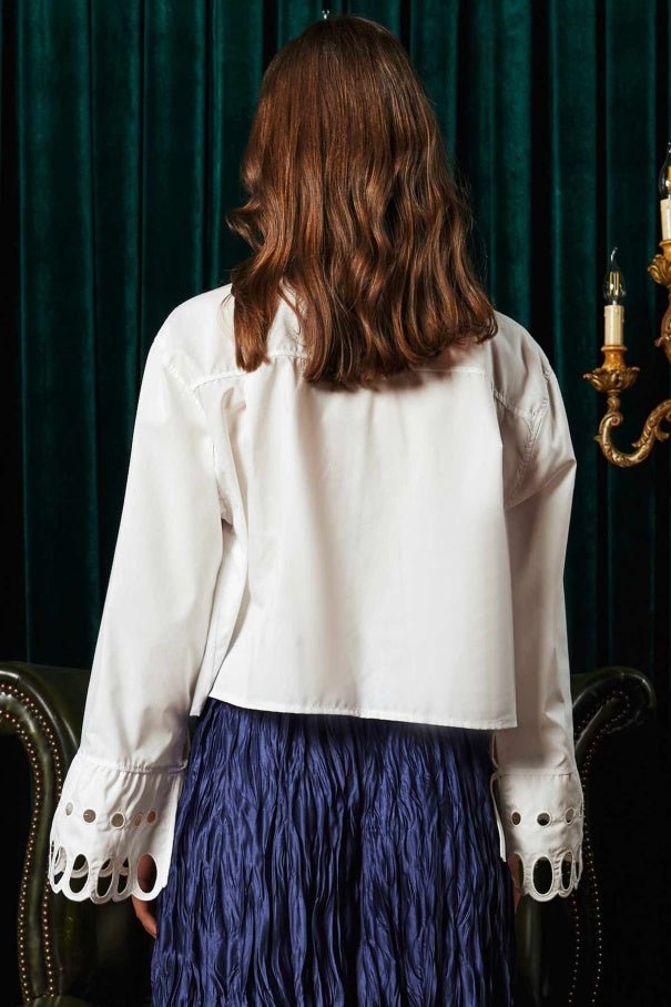 4- قميص نسائي ذو اكمام مطرزة باللون البيج - Embroidery Detailed Shirt Ecru