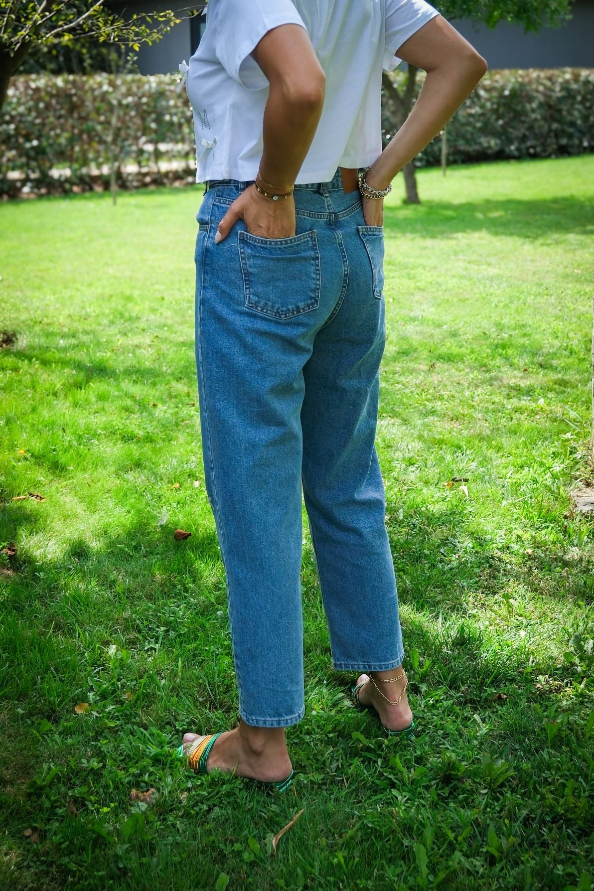 5- بنطلون جينز نسائي أزرق بتطريز شرائط - Embroidery Ribbon Detailed Jeans Blue