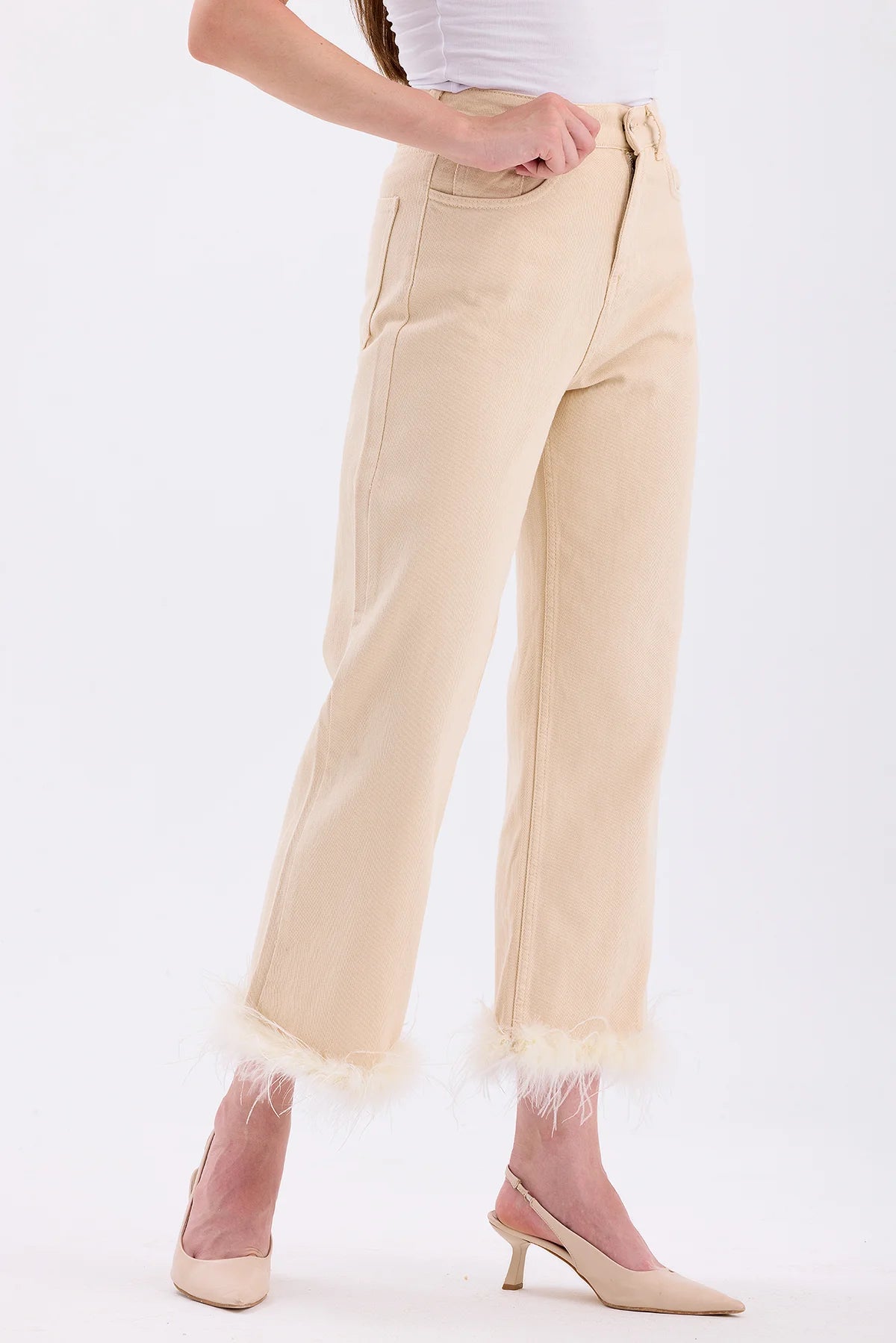 feathers Light Beige Jean Trousers | Jeans | November Vibes | Lebbse feathers Light Beige Jean Trousers | Jeans | November Vibes | Lebbse