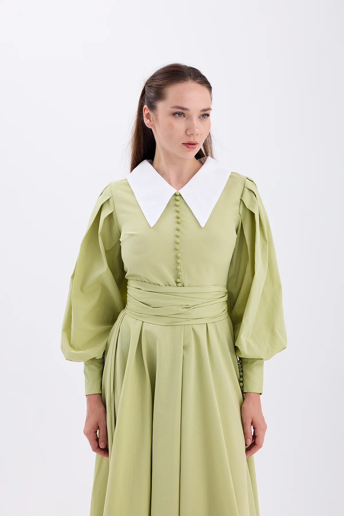 FIONA COLLAR DRESS – OIL GREEN | CLOTHES | DRESS | Lebbse FIONA COLLAR DRESS – OIL GREEN | CLOTHES | DRESS | Lebbse