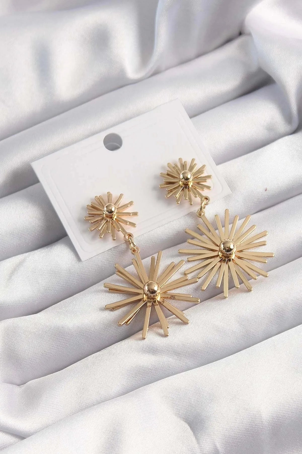 Gold Color Ball Detail Flower Earring - Lebbse