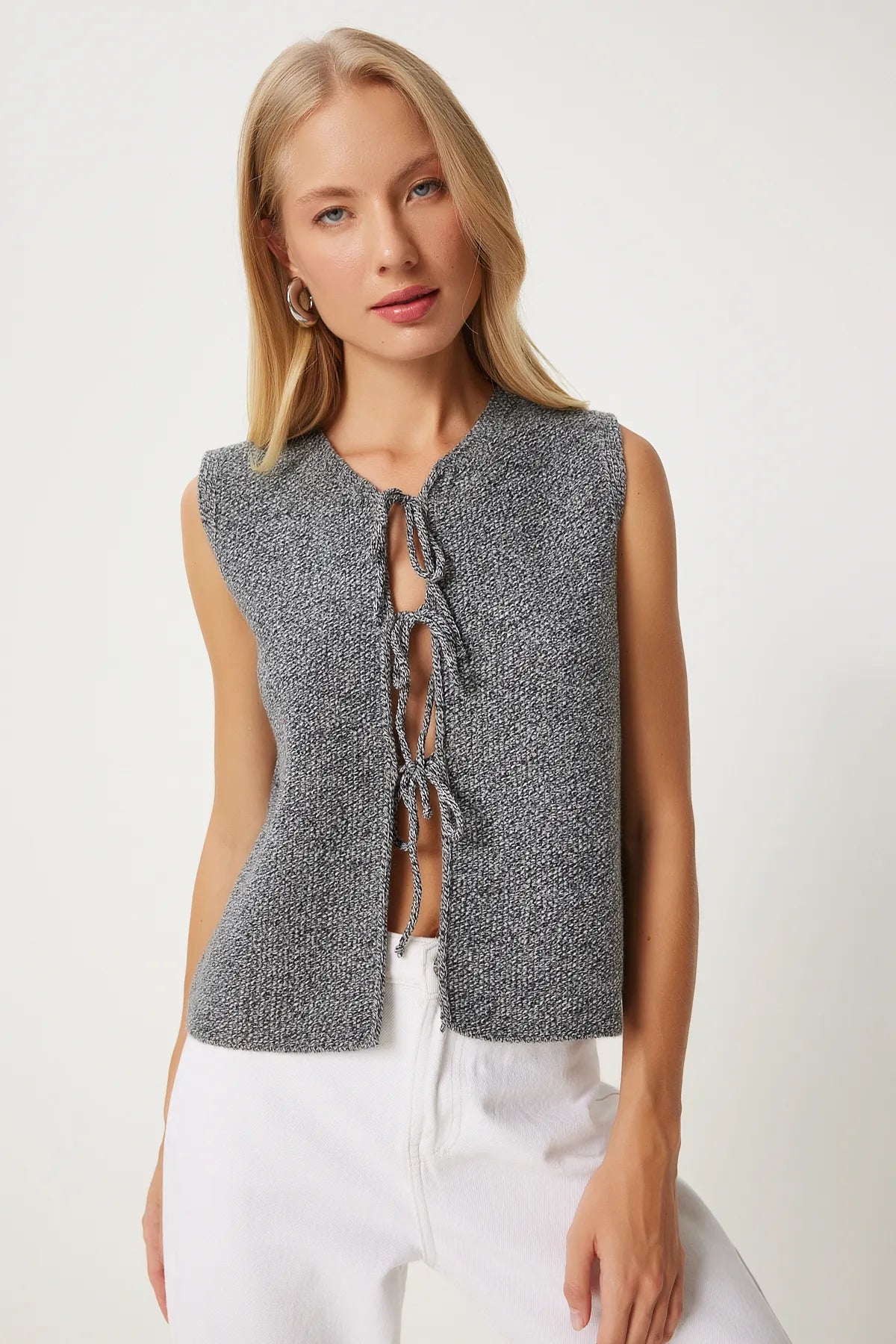 Gray Laced Knit Vest - Lebbse