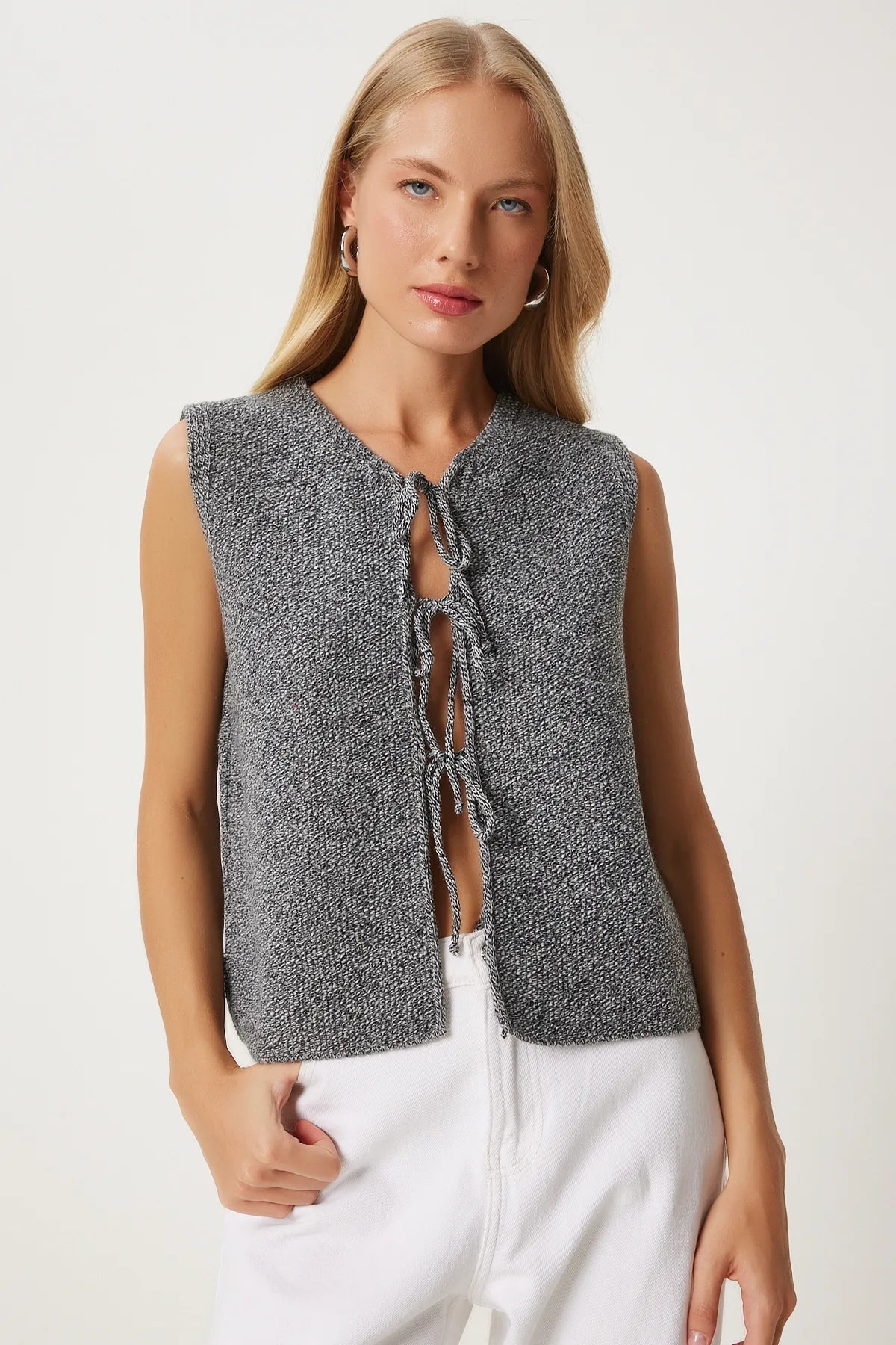 Gray Laced Knit Vest - Lebbse