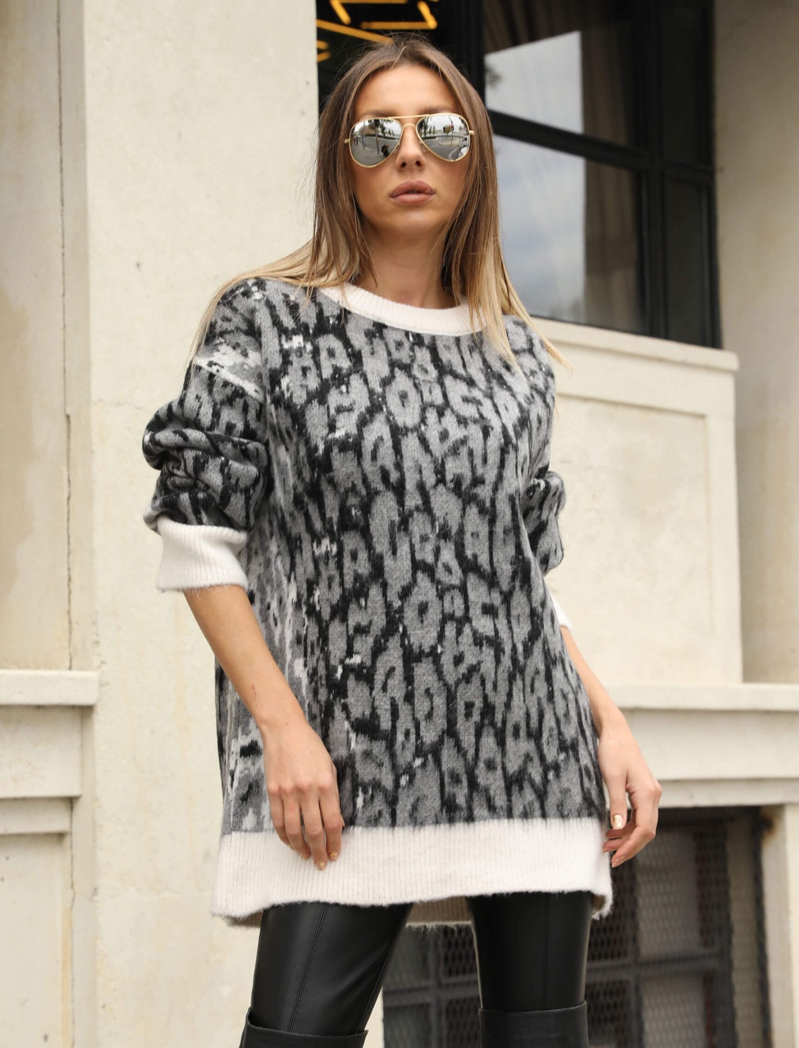 Gray Leopard Pattern Nova Sweater - Lebbse