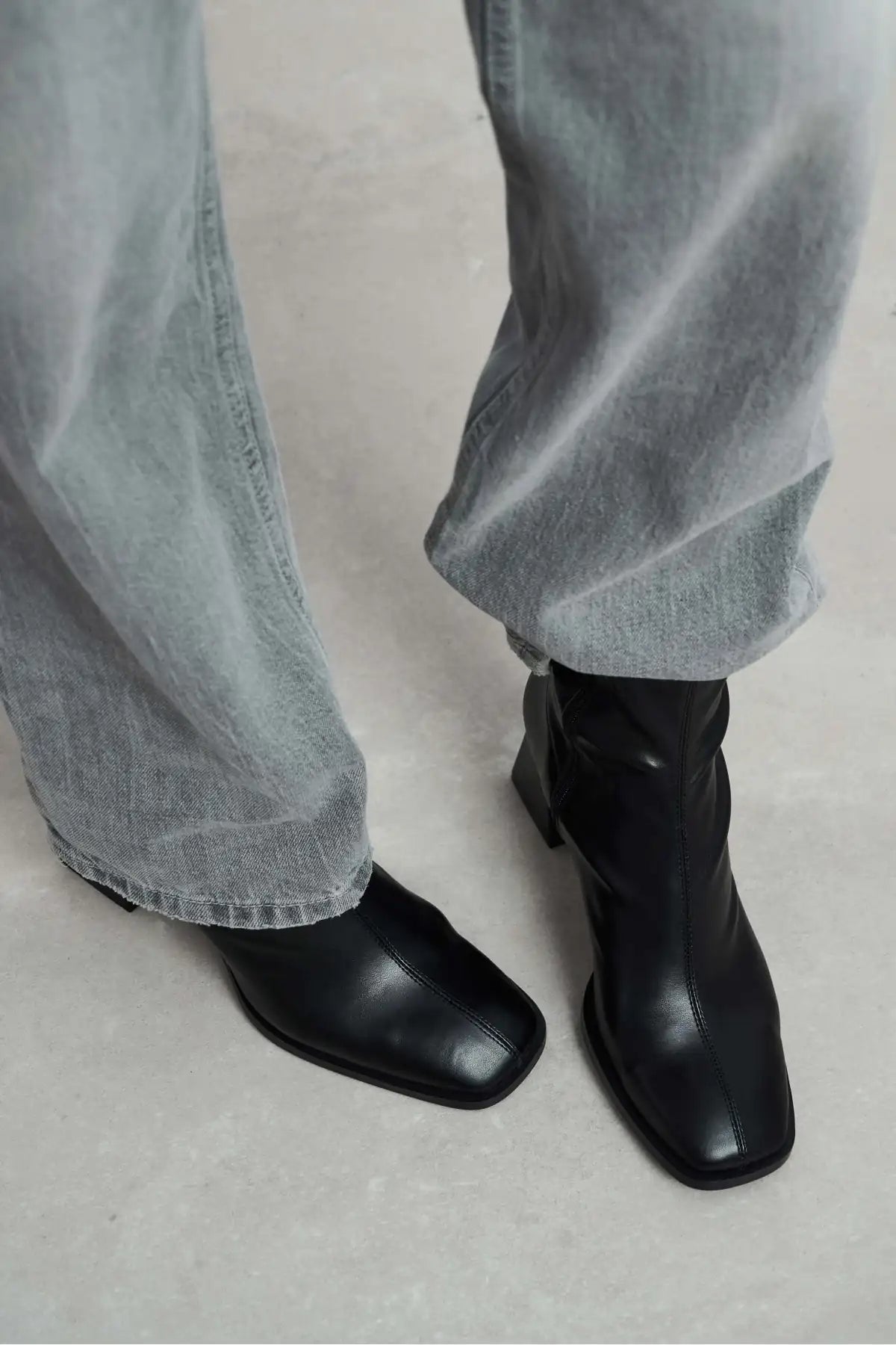 SABLEX BLACK MATTE ZIPPER DETAIL BLUT-TOE WOMEN'S HIGH-HEEL BOOTS