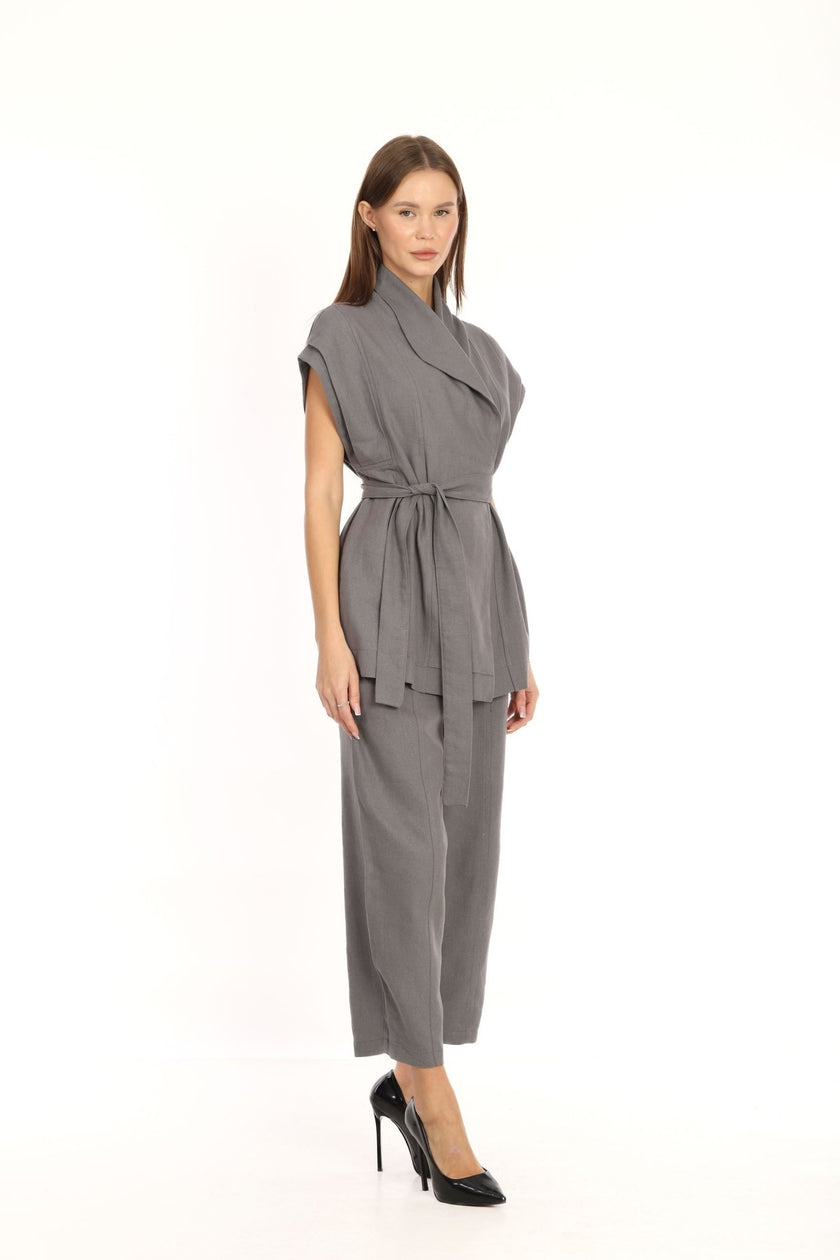 3- بدلة رصاصي فاتح فيست وبنطال مع حزام على الخصر - Juno Vest Belted Suit Gray