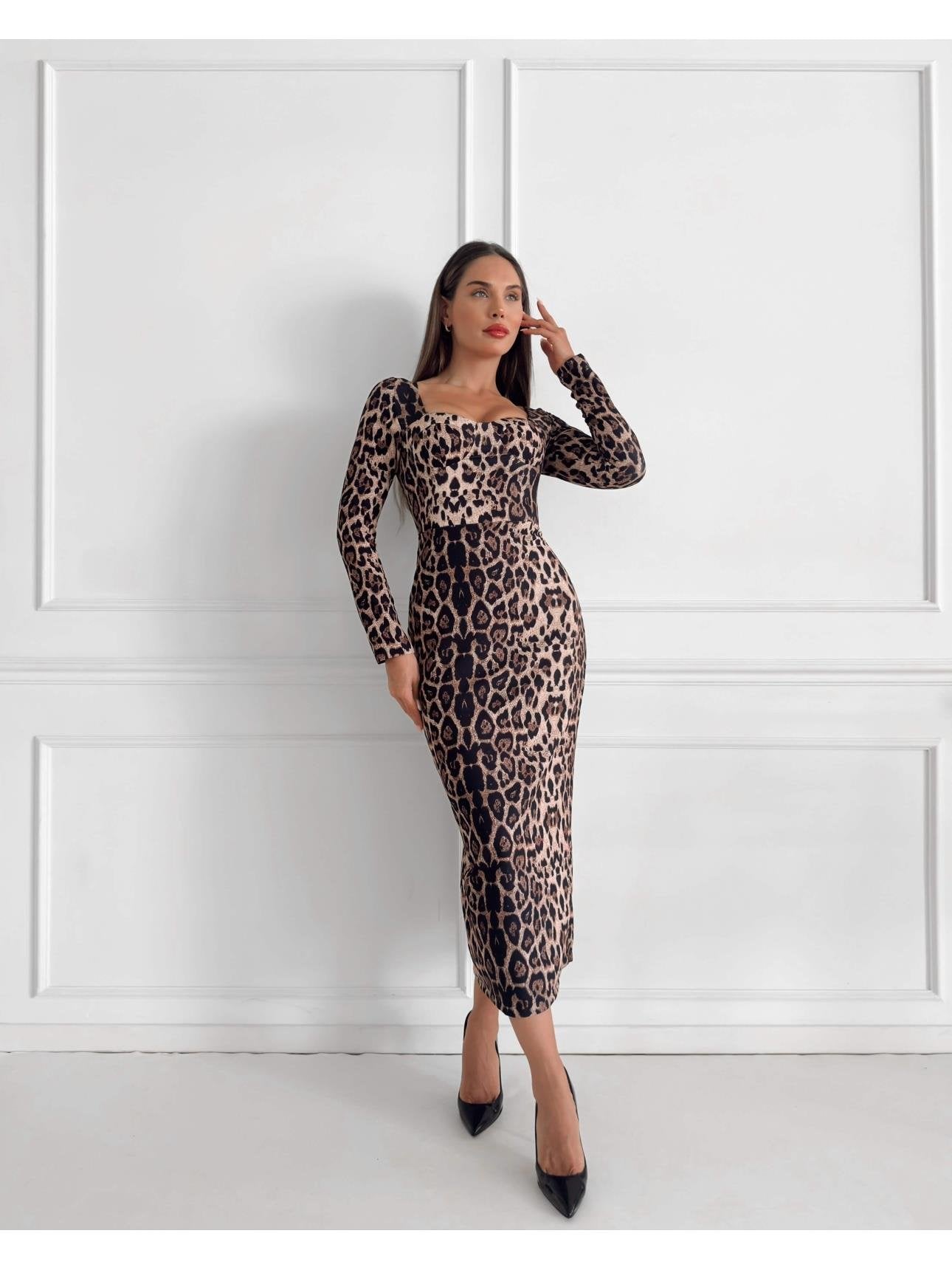 Leo Pattern Sweetheart Neck Midi Dress - Lebbse