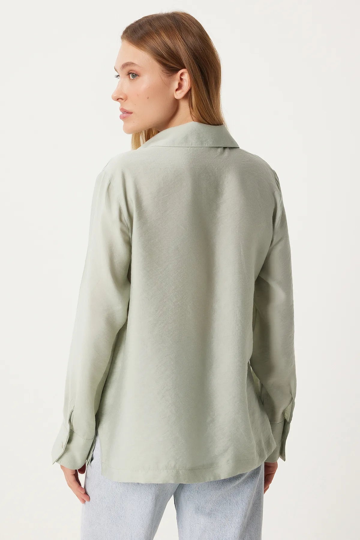 4- قميص نسائي تنسل بجيب كبير باللون الأخضر الفاتح - Light Green Large Pocket Tencel Shirt