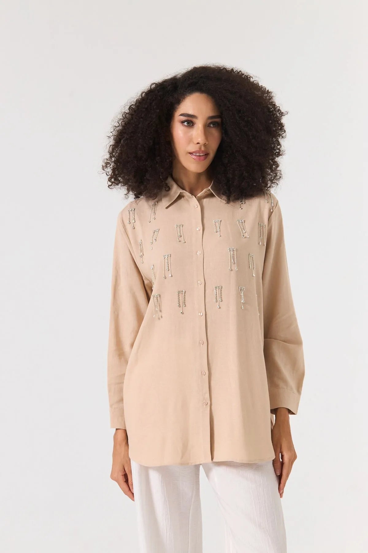 4- قميص نسائي مطرز من الكتان - linen blend embroidered shirt