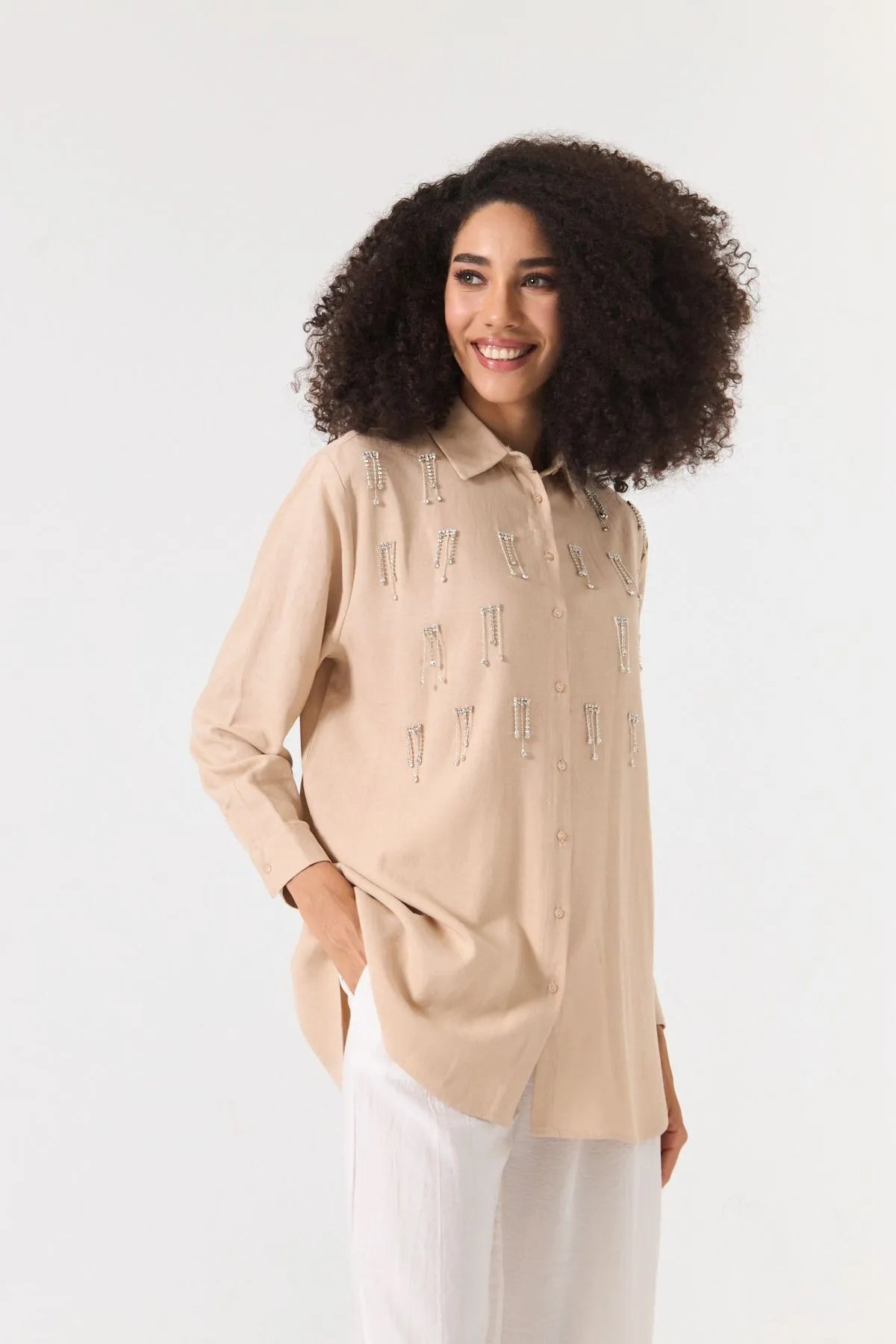 2- قميص نسائي مطرز من الكتان - linen blend embroidered shirt