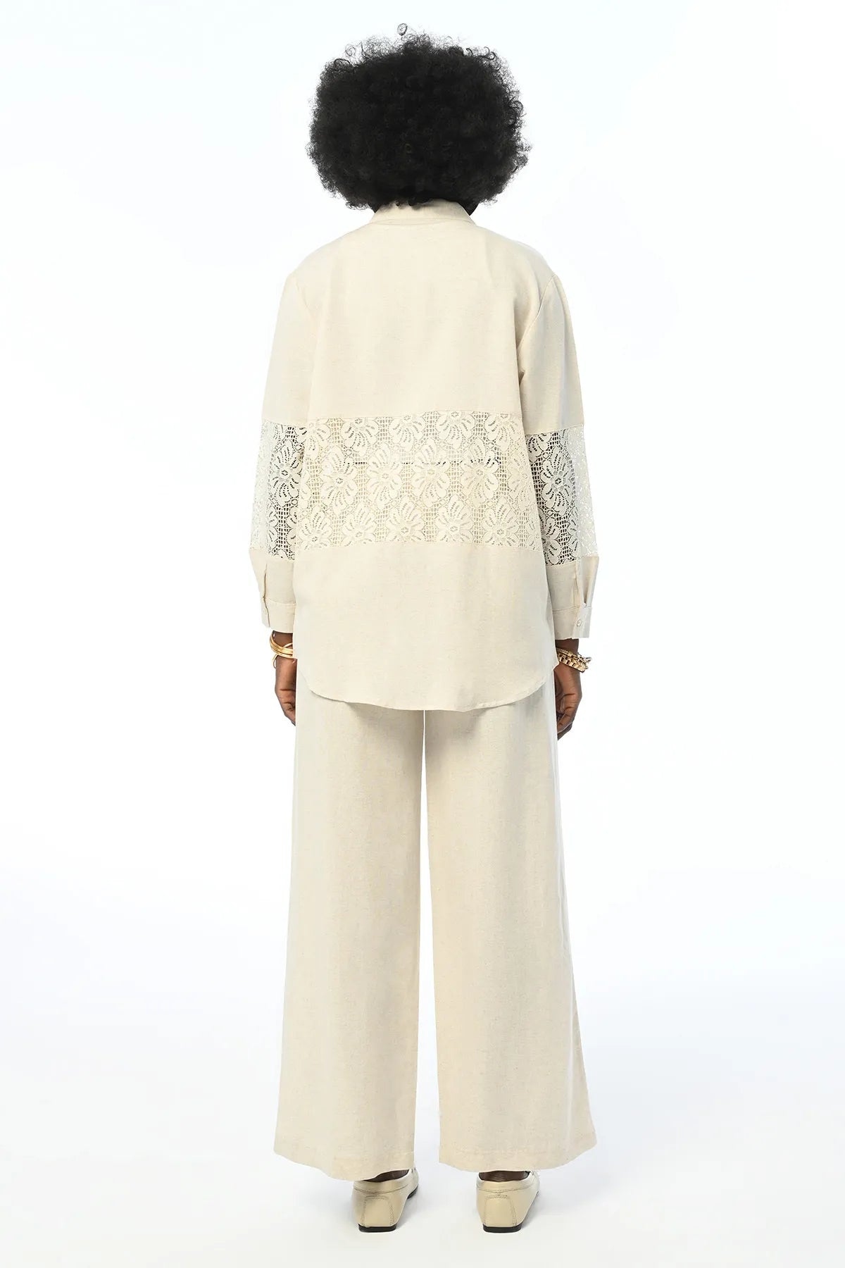 LINEN SHIRT WITH LACE EMBROIDERED FRONT AND SLEEVES - Lebbse