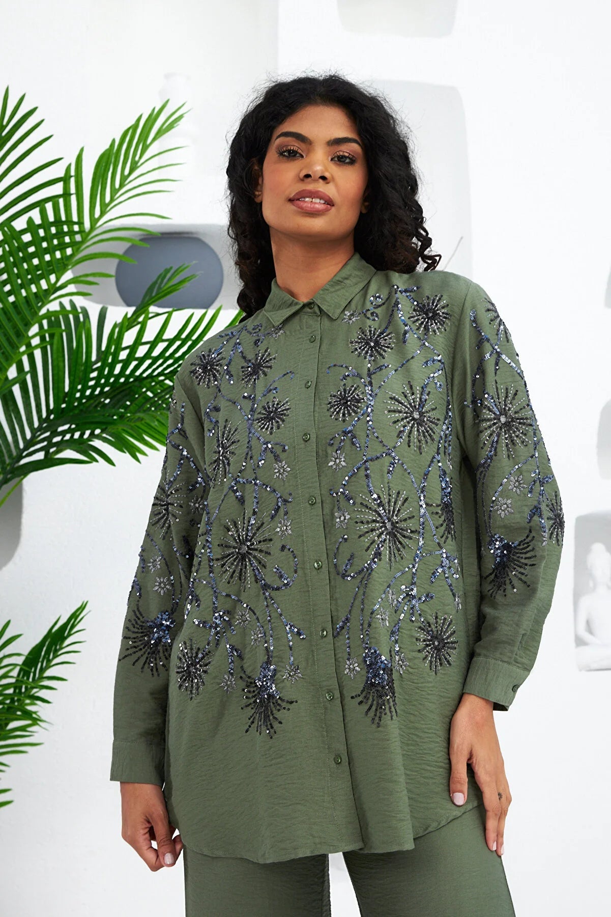 Long Sleeve Shirt with Front Embroidery Design - Lebbse