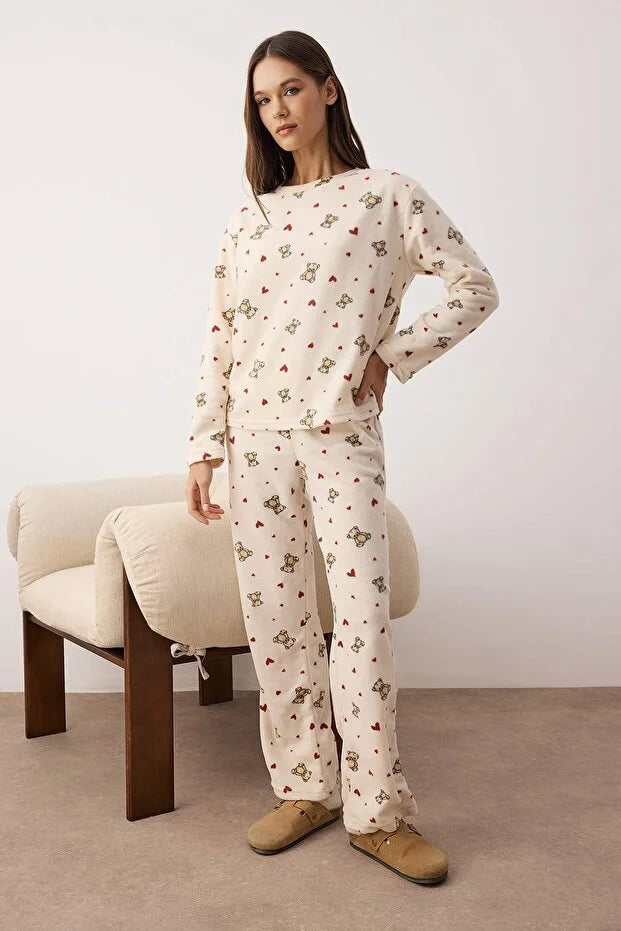 Offwhite Teddy Bear and Heart Patterned Winter Fleece Knit Pajama Set