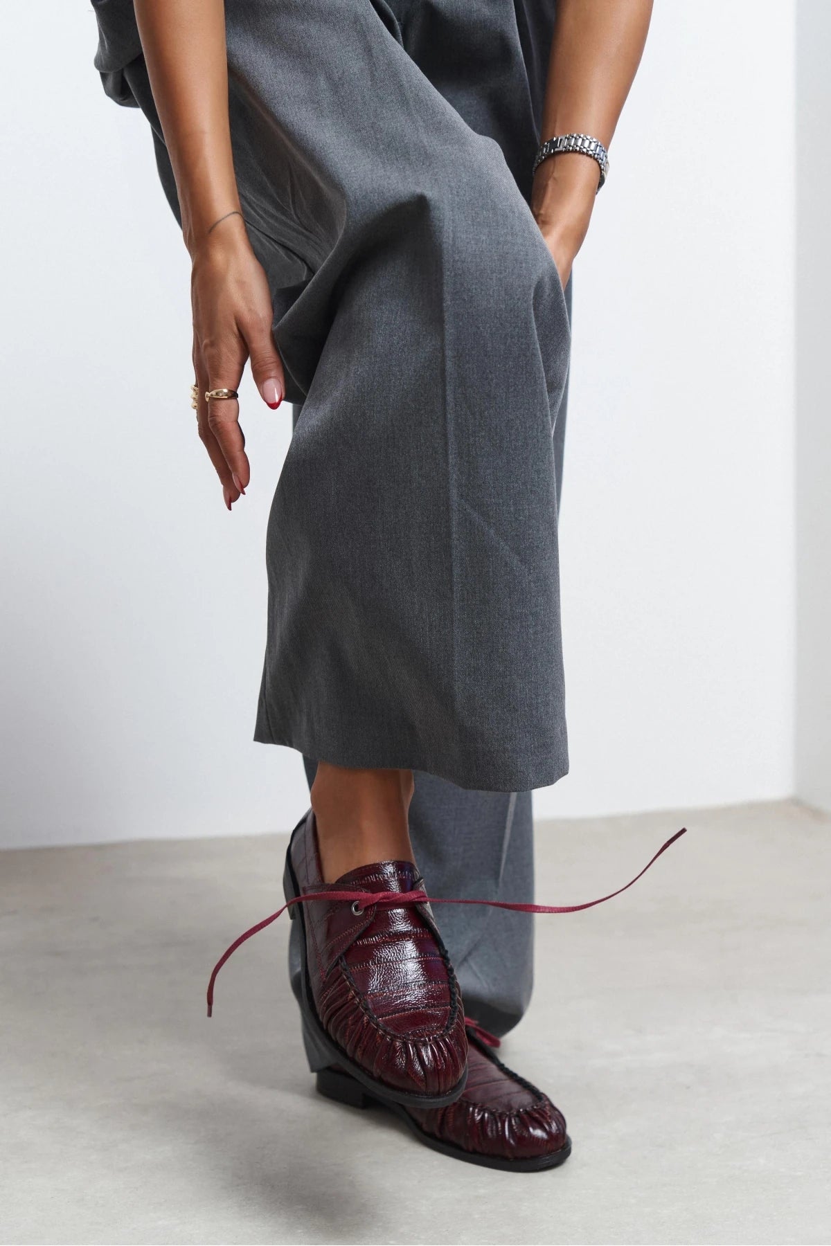 Rebel Burgundy Crocodile-Texture Genuine Leather Lace-Up Flat Women's Loafers