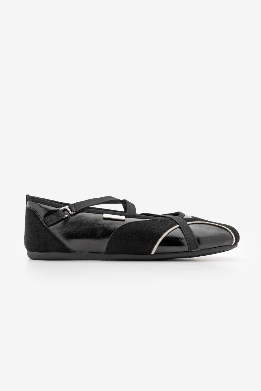 Dorevu Black Multi-Panel Cross-Strap Casual Women's Sneakers