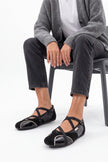 Dorevu Black Multi-Panel Cross-Strap Casual Women's Sneakers