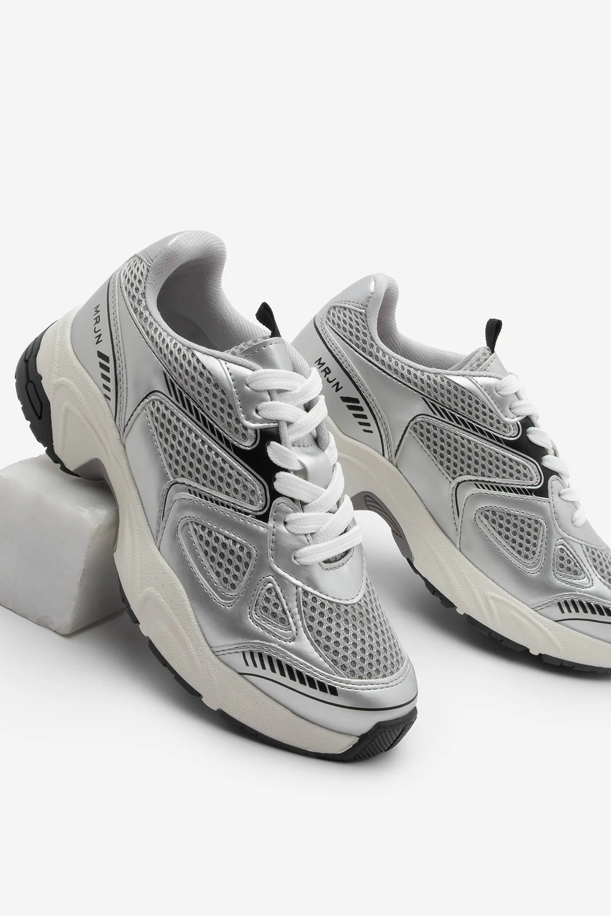 Women's Sneaker Sport Shoe Sargen - Silver