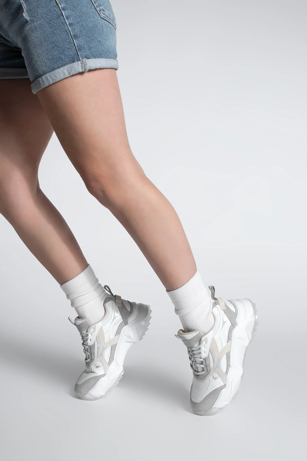 Women's Sneaker Sports Shoes Mizon - White