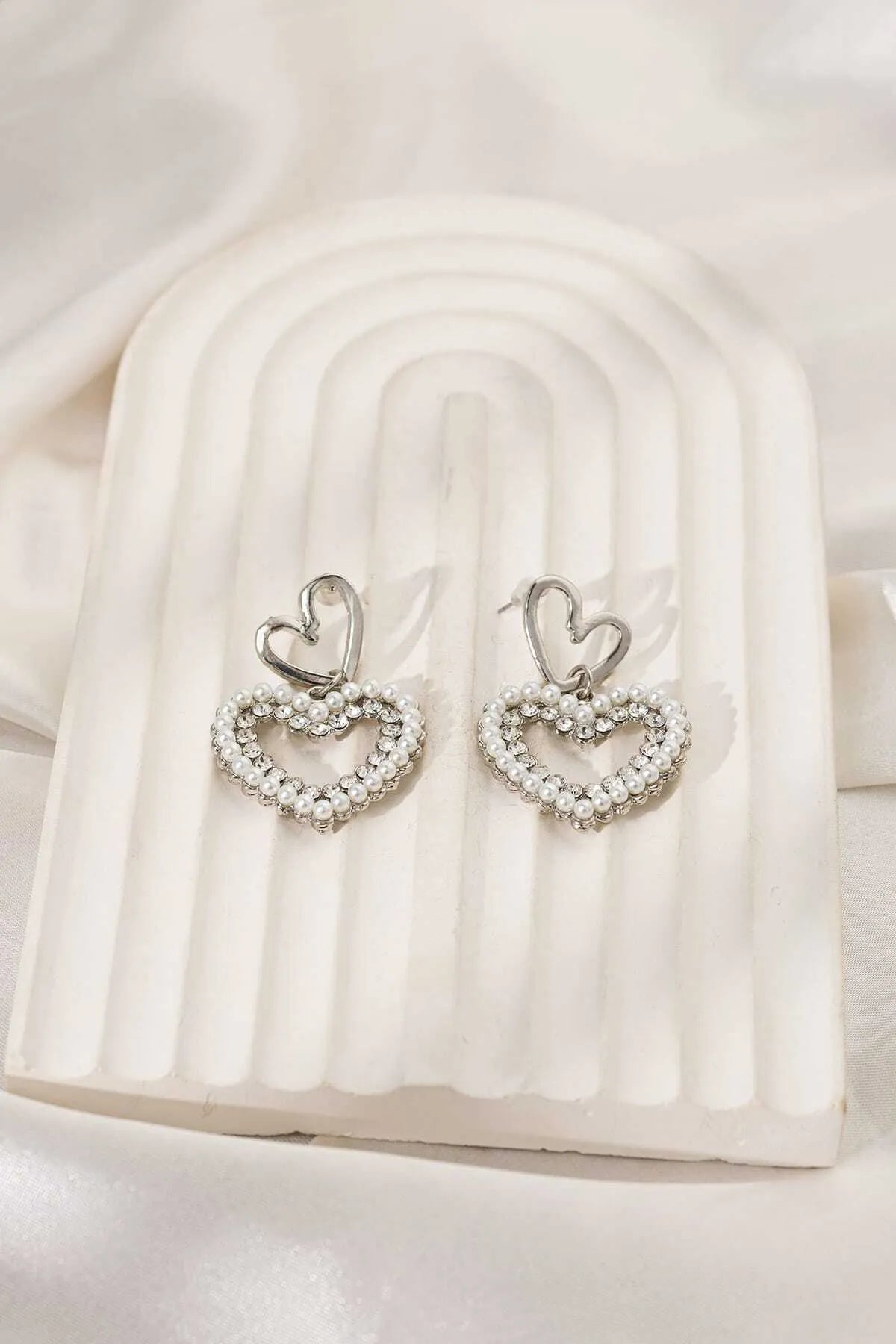 Dangling Pearl Heart Women's Earrings