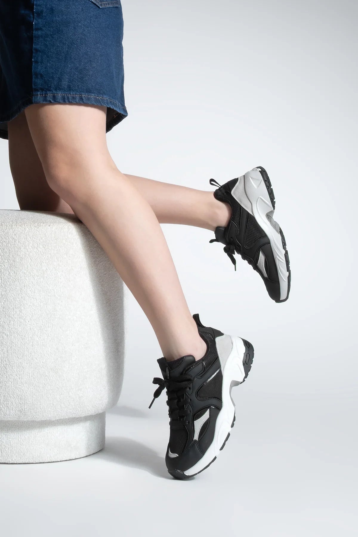 Women's Sneaker Sport Shoe Luser - Black