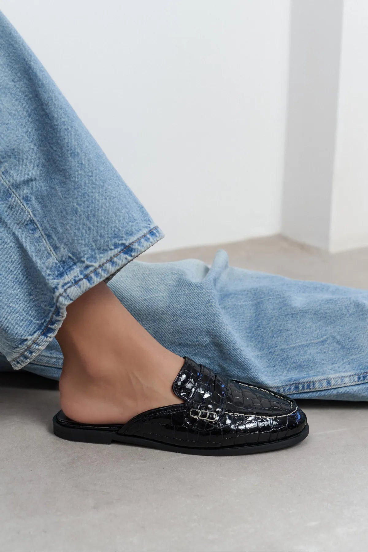 PORLY Black Croco Patent Genuine Leather Loafer Slippers | FOOTWEAR | Slipper | Lebbse PORLY Black Croco Patent Genuine Leather Loafer Slippers | FOOTWEAR | Slipper | Lebbse