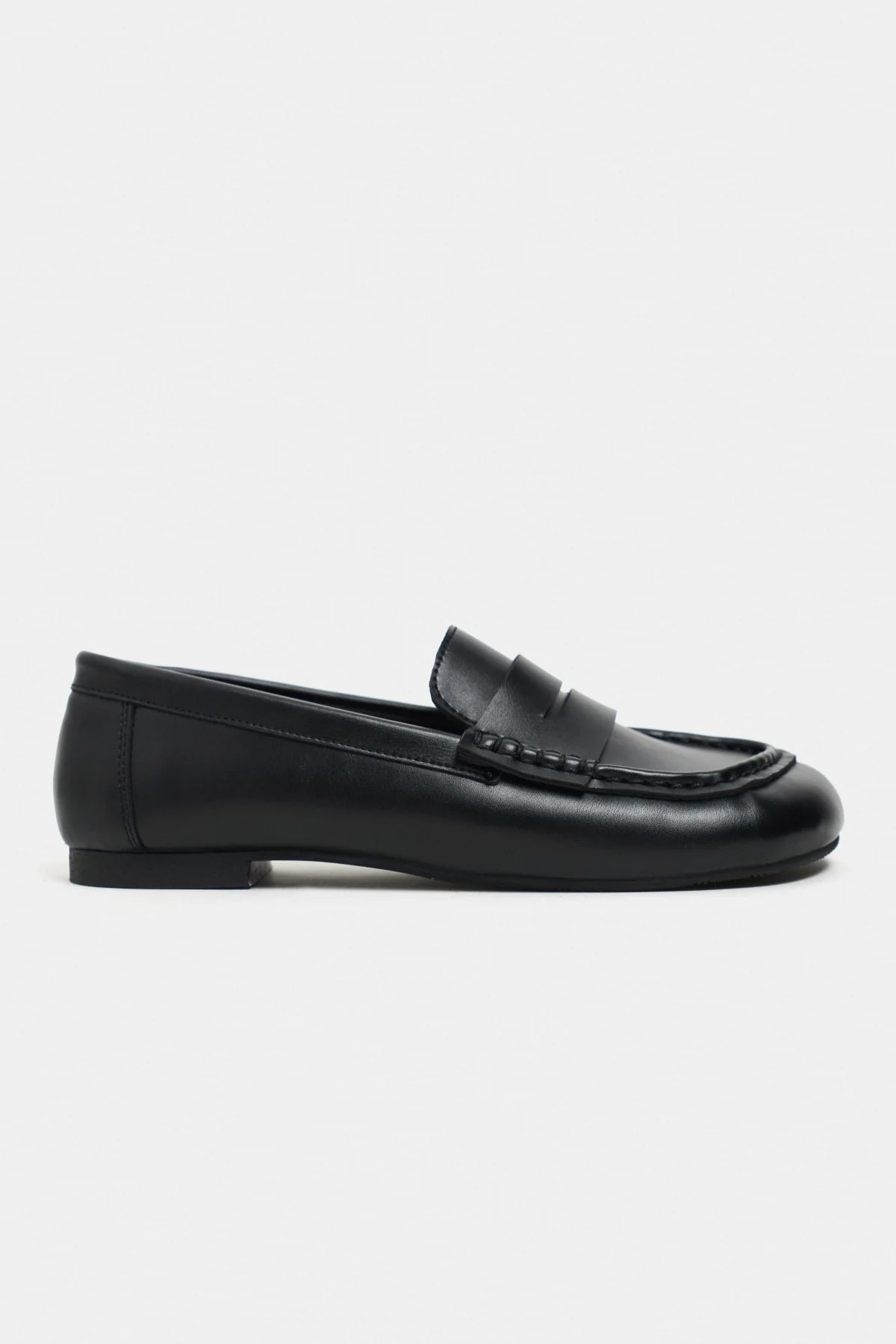 AUDRE Black Matte Women’s Flat Loafers