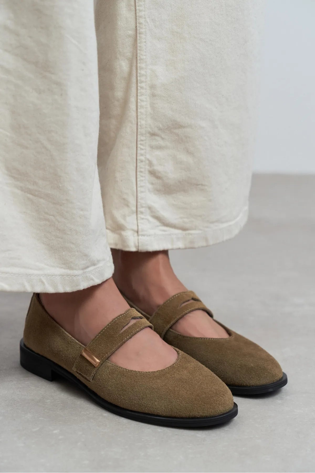 MERLA Rome Beige Suede Genuine Leather Buckle Detail Women’s Ballet Flats