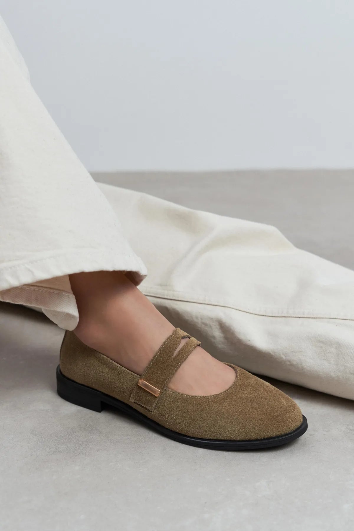 MERLA Rome Beige Suede Genuine Leather Buckle Detail Women’s Ballet Flats
