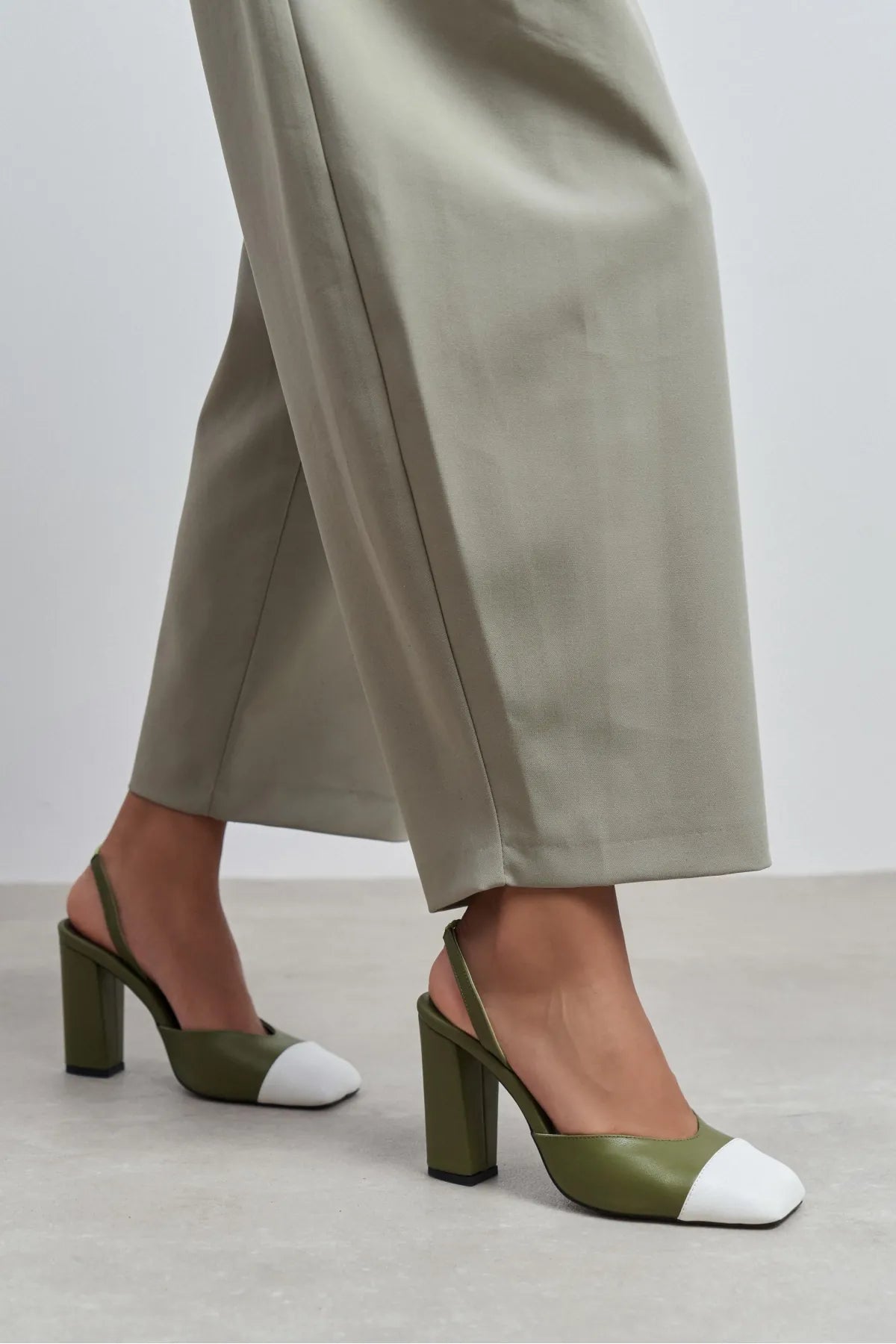 SOLEA KHAKI &  WHITE TOE DETAIL BLOCK HEEL WOMEN’S SHOES