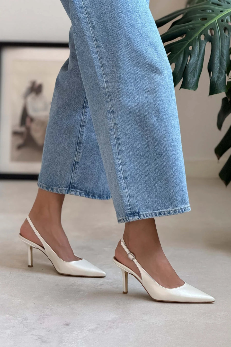 MENDY PEARL MATTE BELT DETAIL POINTED TOE WOMEN'S HEEL SHOES