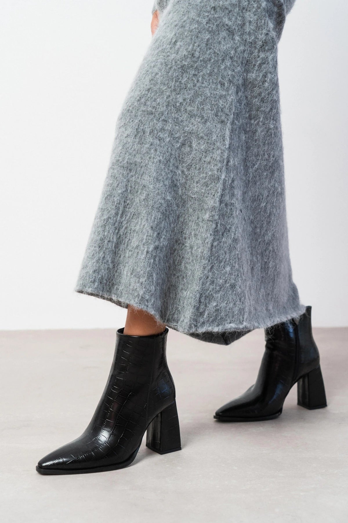 JUANİTA BLACK PATTERNED ZIPPER DETAIL WOMEN'S HIGH-HEEL BOOTS