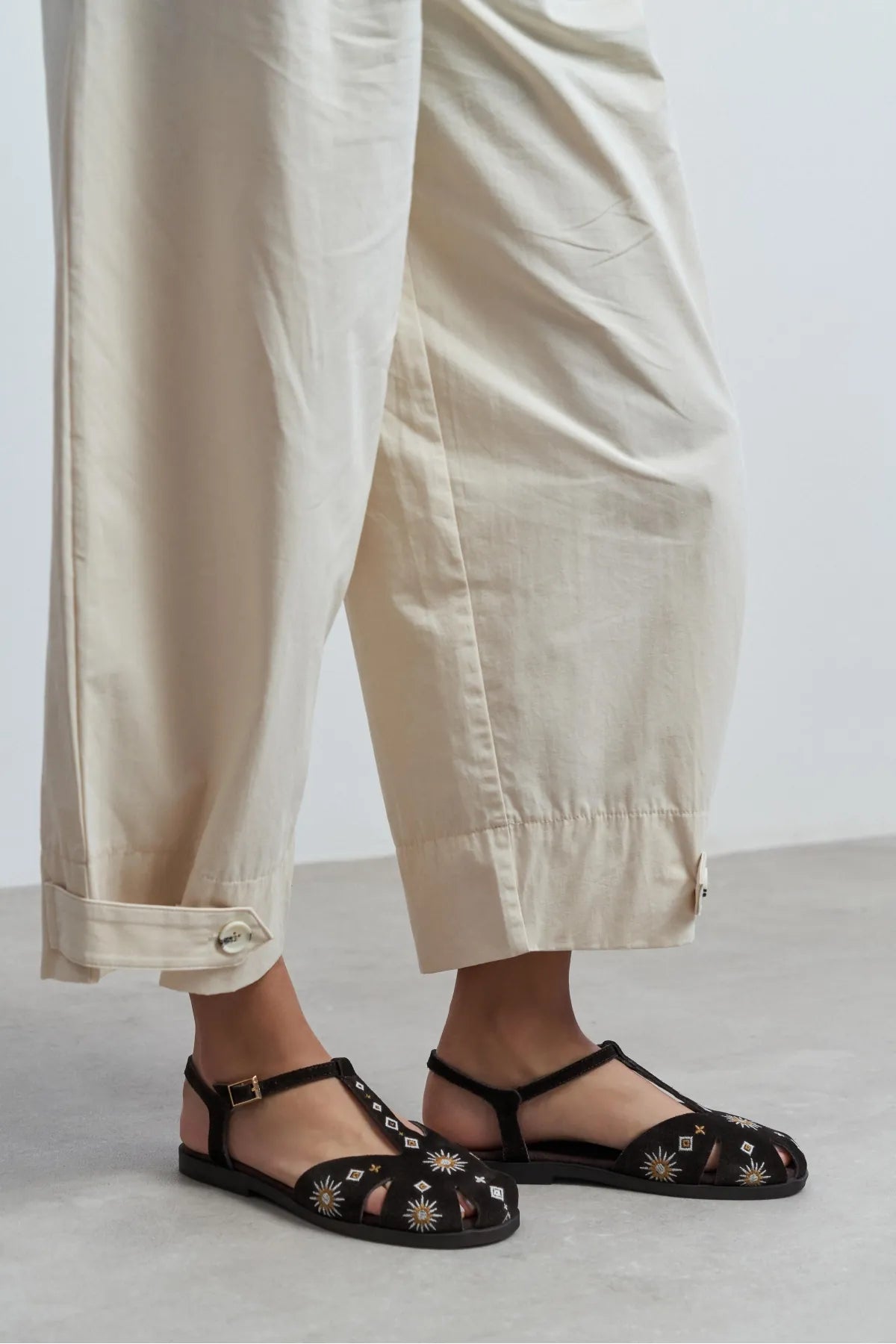 UTYA Bitter Brown Suede Leather Embroidery Detail Flat Women’s Sandals | FOOTWEAR | SANDALET | Lebbse UTYA Bitter Brown Suede Leather Embroidery Detail Flat Women’s Sandals | FOOTWEAR | SANDALET | Lebbse