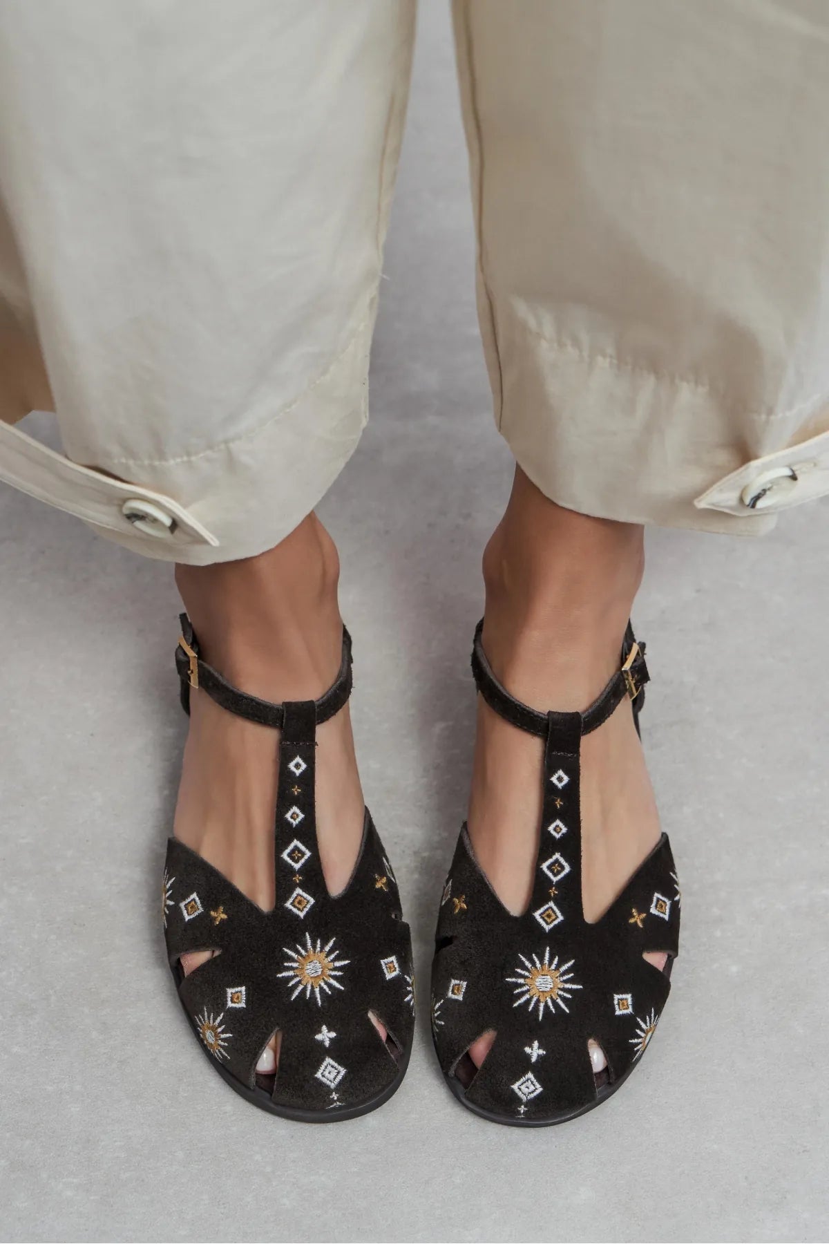 UTYA Bitter Brown Suede Leather Embroidery Detail Flat Women’s Sandals | FOOTWEAR | SANDALET | Lebbse UTYA Bitter Brown Suede Leather Embroidery Detail Flat Women’s Sandals | FOOTWEAR | SANDALET | Lebbse