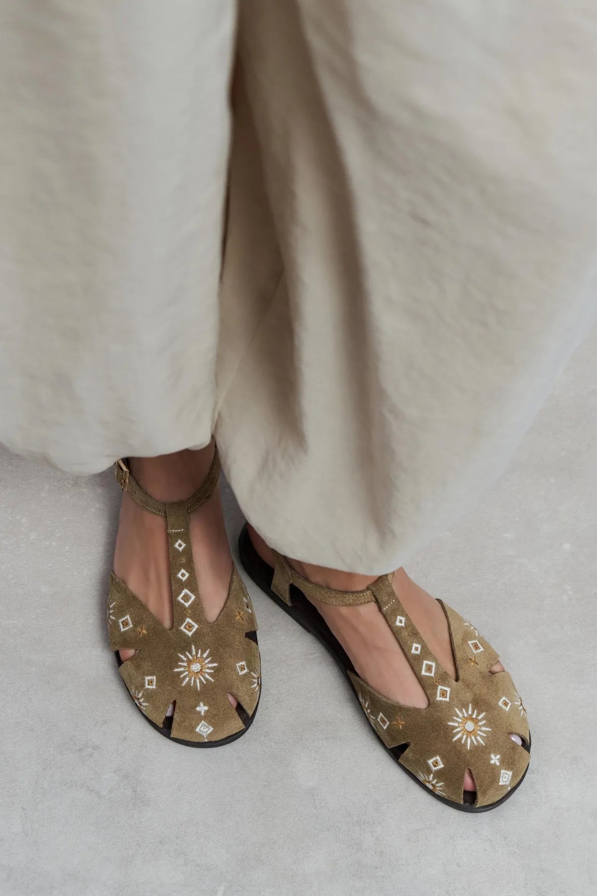 UTYA Rome Beige Suede Leather Embroidery Detail Flat Women’s Sandals | FOOTWEAR | SANDALET | Lebbse UTYA Rome Beige Suede Leather Embroidery Detail Flat Women’s Sandals | FOOTWEAR | SANDALET | Lebbse