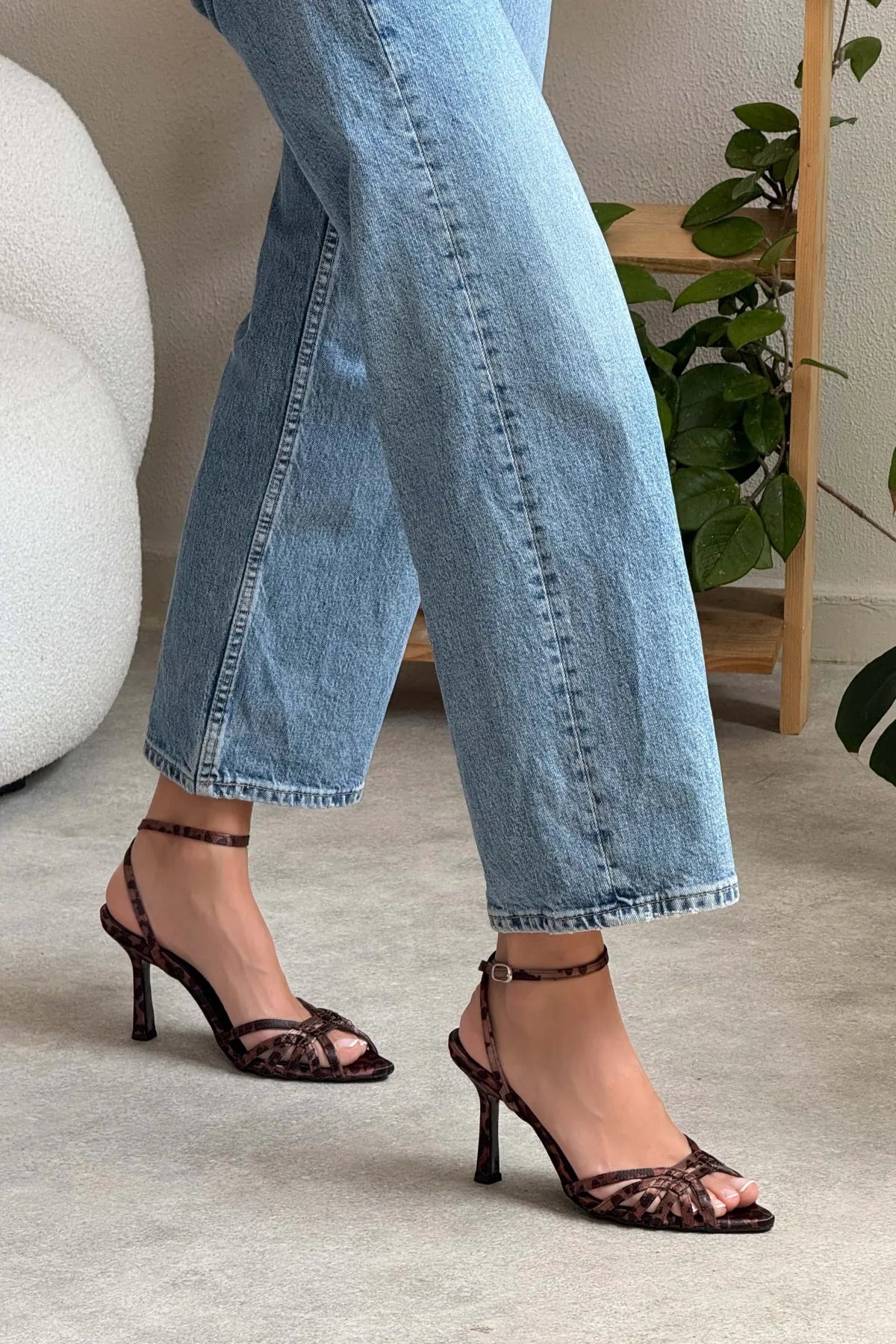 MERY LEO Satin Ankle Strap Women’s Heel Sanda