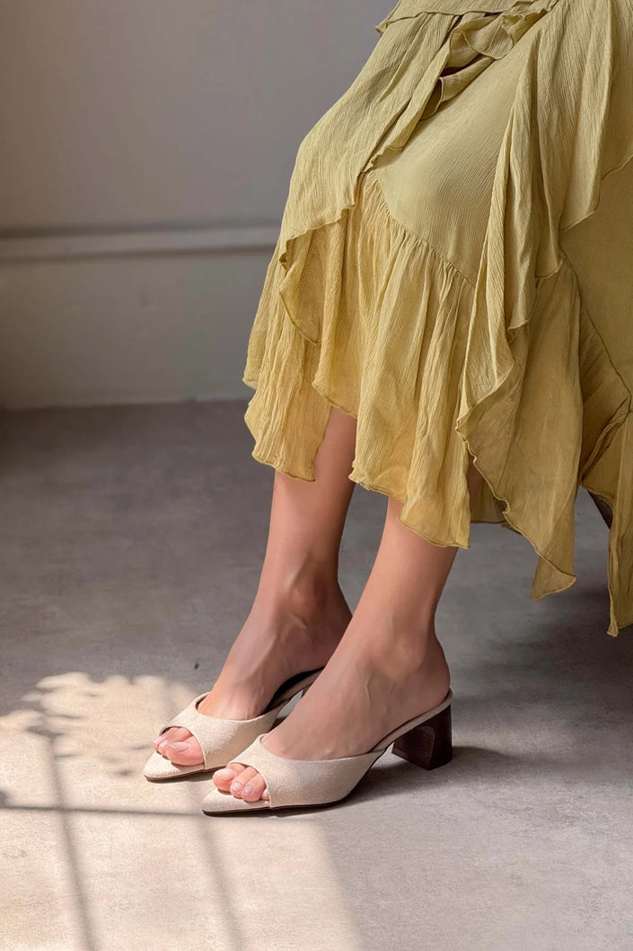 MORGANA BEIGE SUEDE POINTED TOE THICK HEEL WOMEN'S SLIPPERS