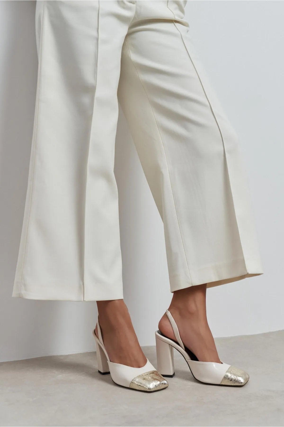 SOLEA PEARL & GOLD TOE DETAIL BLOCK HEEL WOMEN’S SHOES