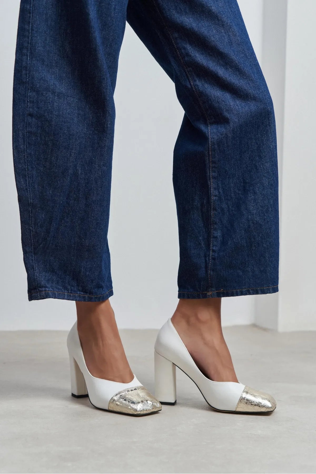EMILY WHITE & GOLD CAP-TOE BLOCK HEEL WOMEN’S SHOES